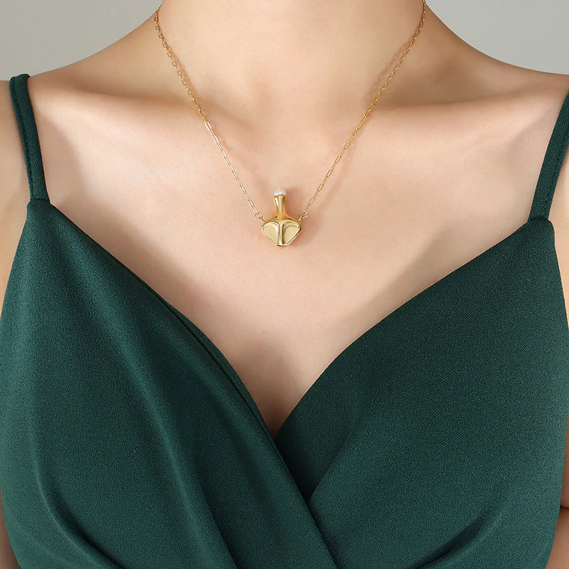 Creative Pearl Inlay Kettle Pendant Necklace