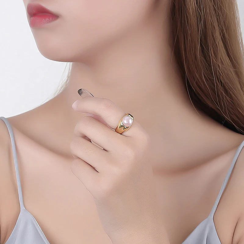 Light Luxury Wide Pearl Ring