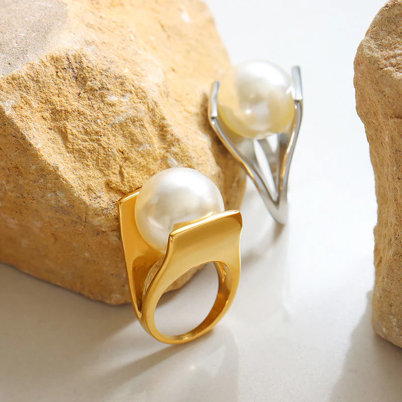 V Shape Inlay Large Pearl Ring