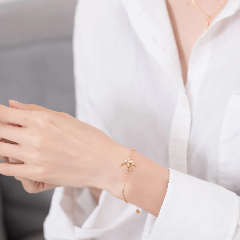 Dove Vintage Pearl Bracelet