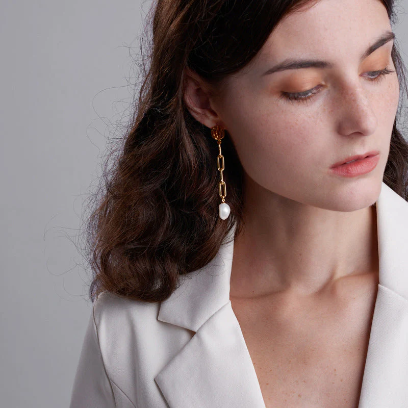 Chain Pearl Drop Earrings