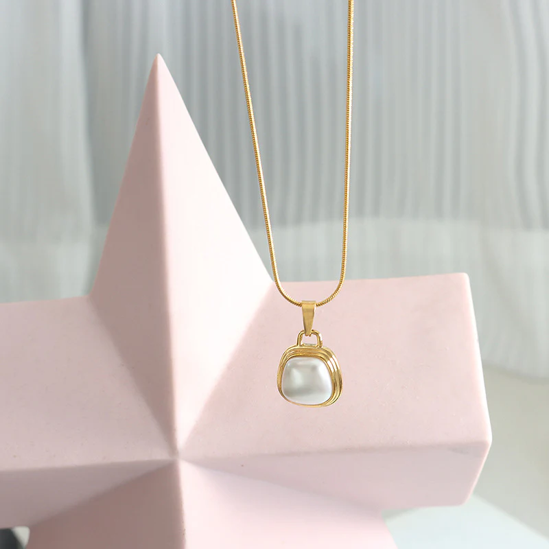 Snake Bone Chain Black White Geometric Pendant Necklace