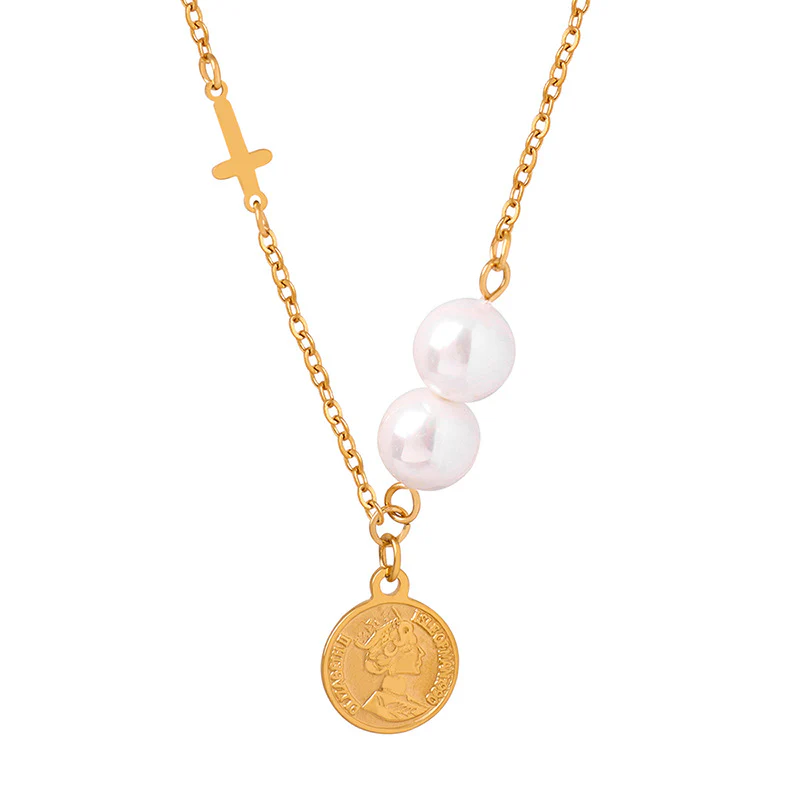 Queen Portrait Pendant With Pearl Charms Necklace