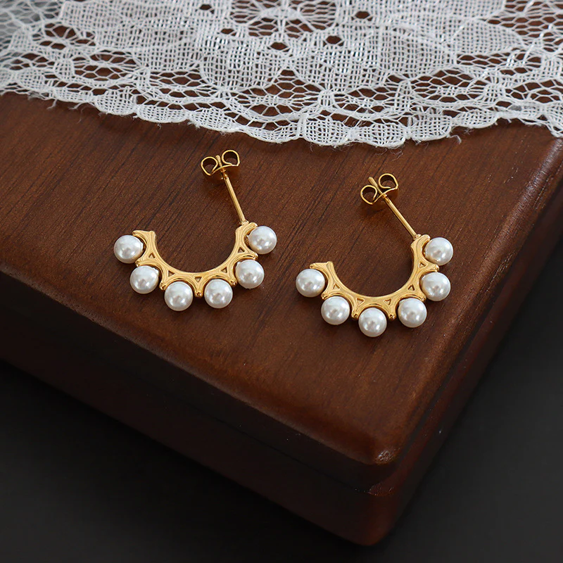 Personality C Shape Pearl Earring