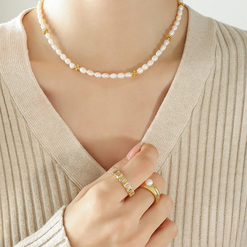 Chic Freshwater Pearl Necklace