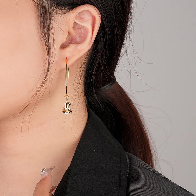 Dangle Floral Pearl Earrings