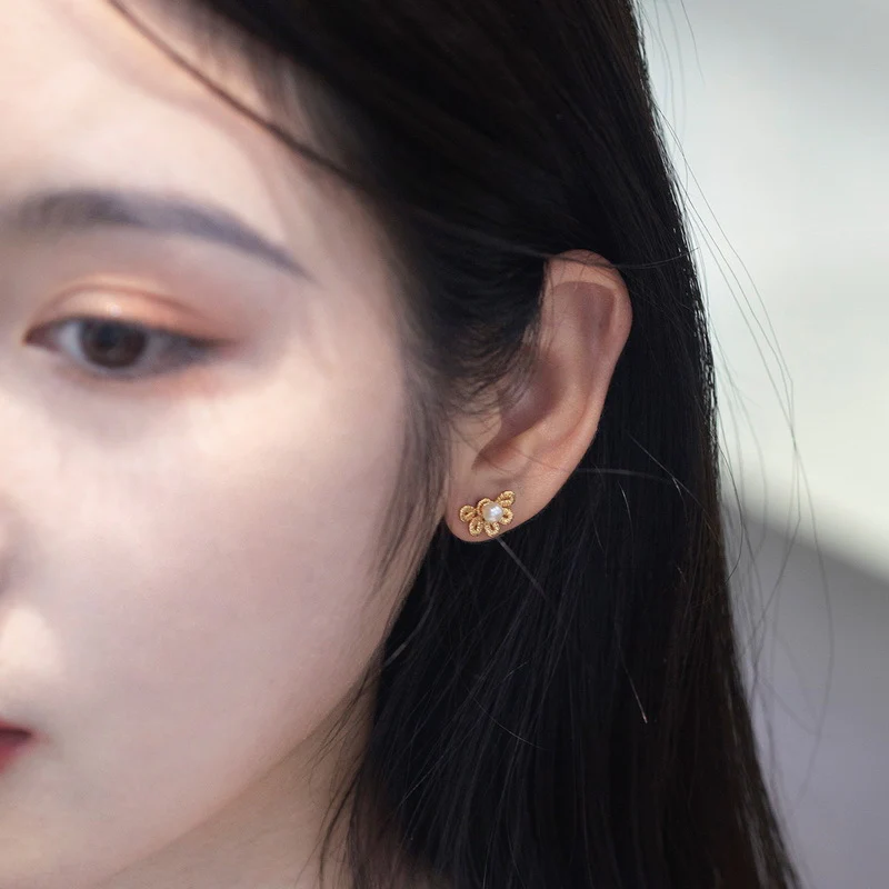 2 Wear Ways Hollow Flower Pearl Stud Earrings