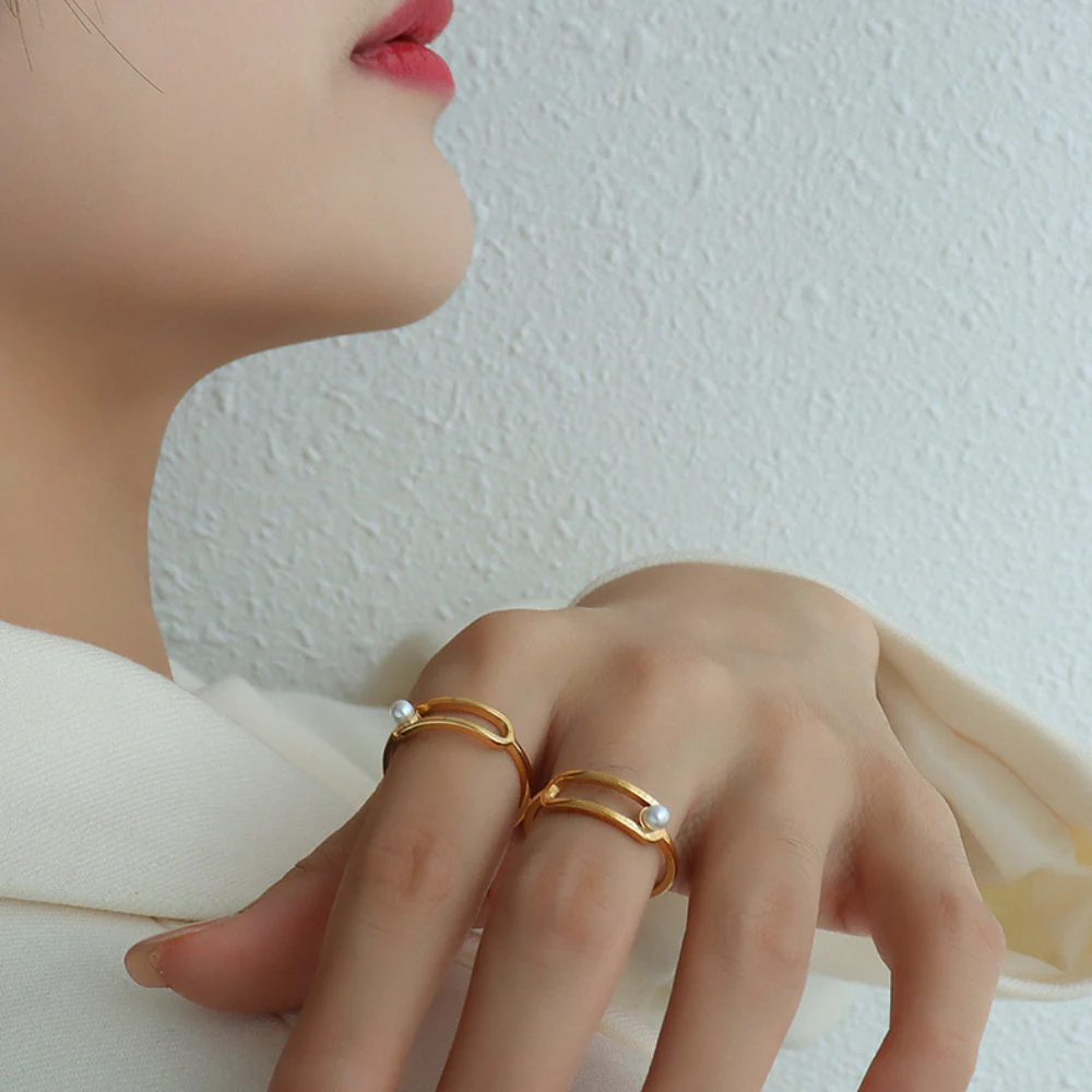 Geometric Simple Pearl Ring