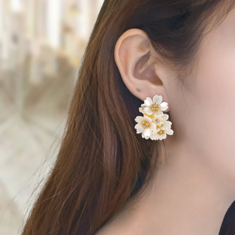 Flower Gold Pearl Earrings