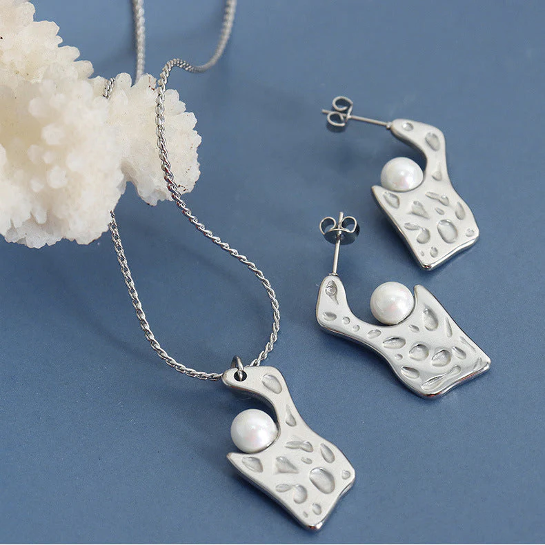 Geometric Irregular Debossed Pearl Inlay Pendant Necklace and Earring Set