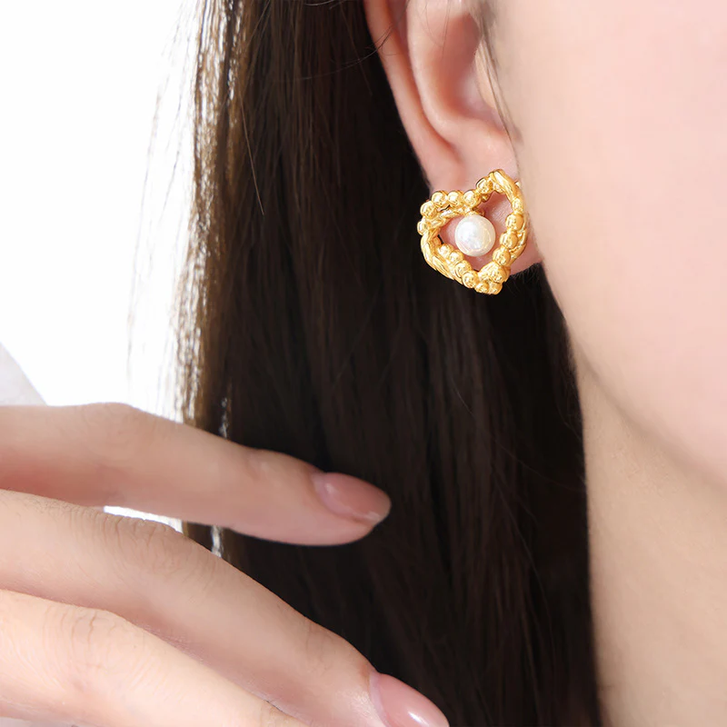 Twist Hollow Heart Pearl Earrings