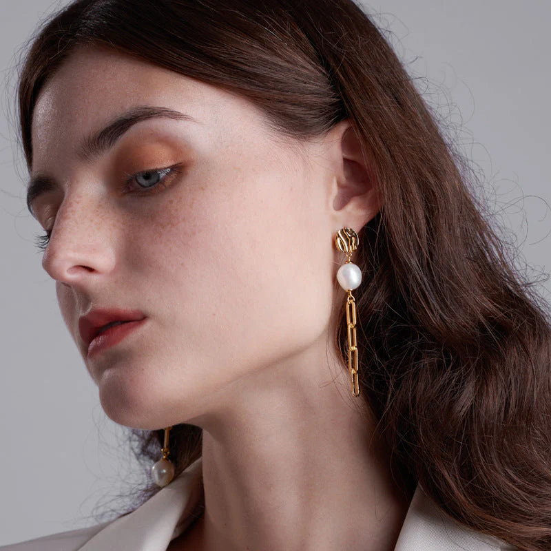 Chain Pearl Drop Earrings
