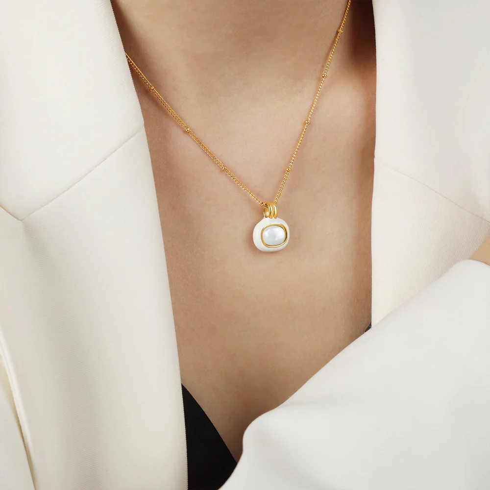 Personality White Seashell Pearl Malachite Pendant Necklace