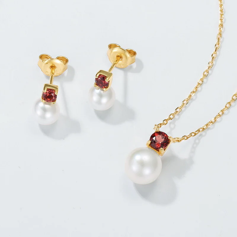 Natural Garnet and Freshwater Pearl Pendant Necklace