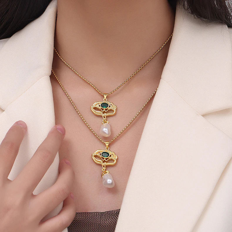 Vintage Snake Around Pearl Drop Pendant Necklace