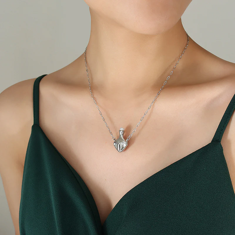 Creative Pearl Inlay Kettle Pendant Necklace