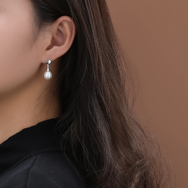 Classic Princess Style Teardrop Pearl Earrings