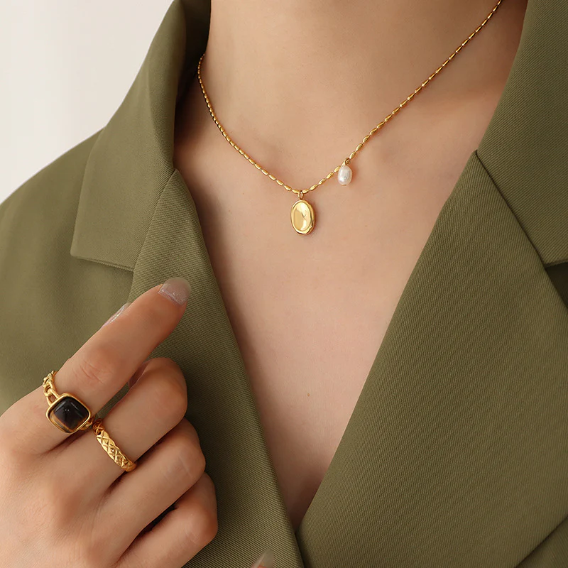 Freshwater Pearl Charm Oval Pendant Necklace