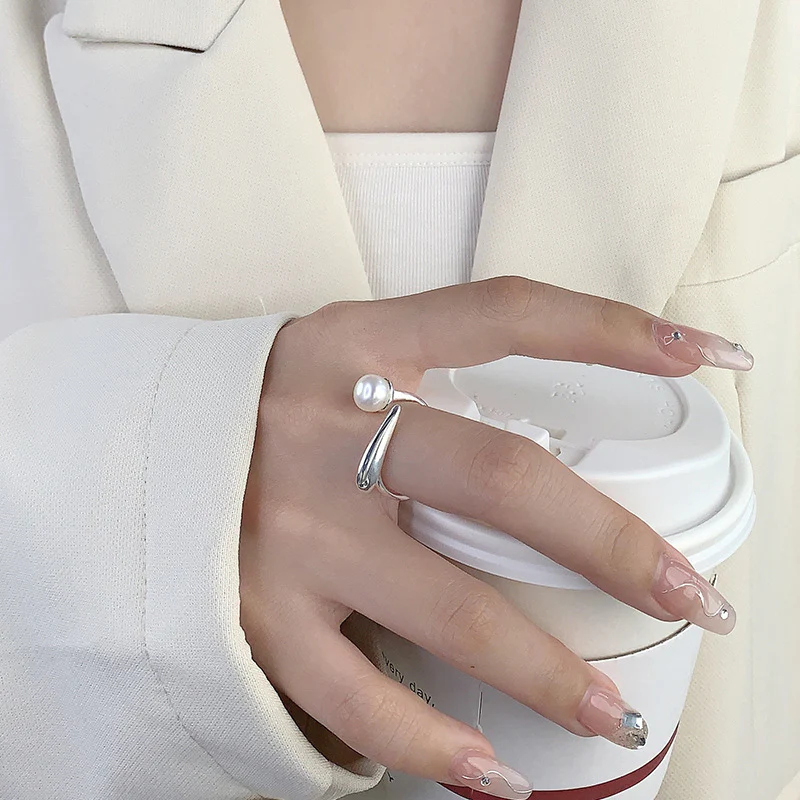 Niche Geometric Pearl Ring