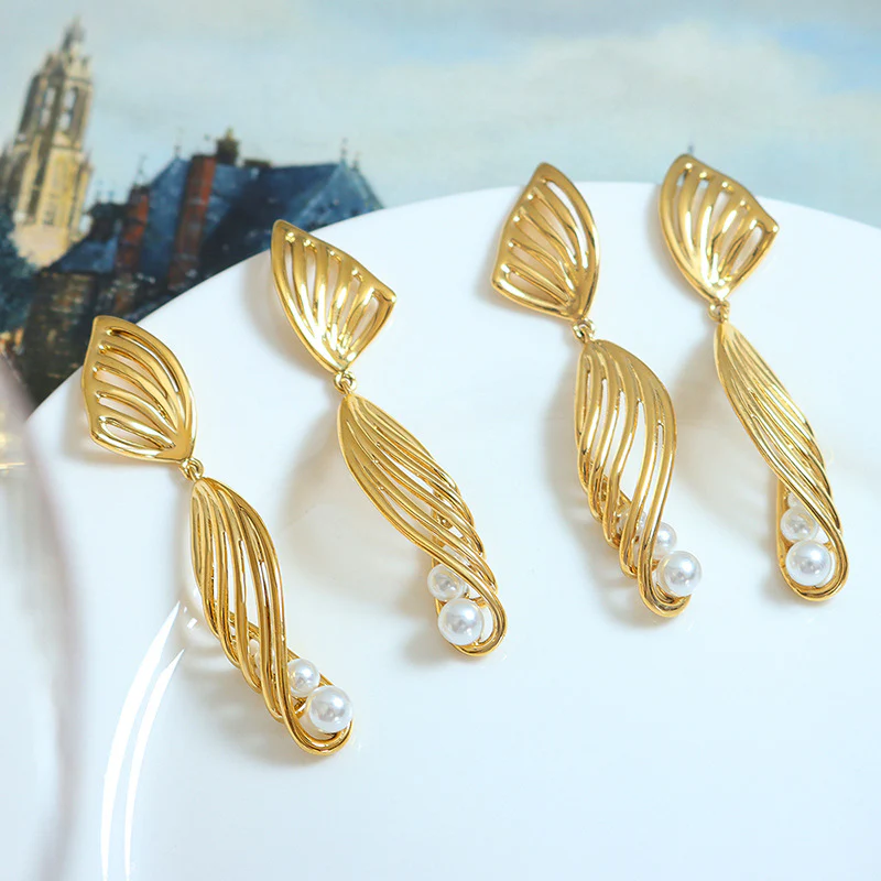 Tassel Butterfly Wings Inlay Pearl Earring