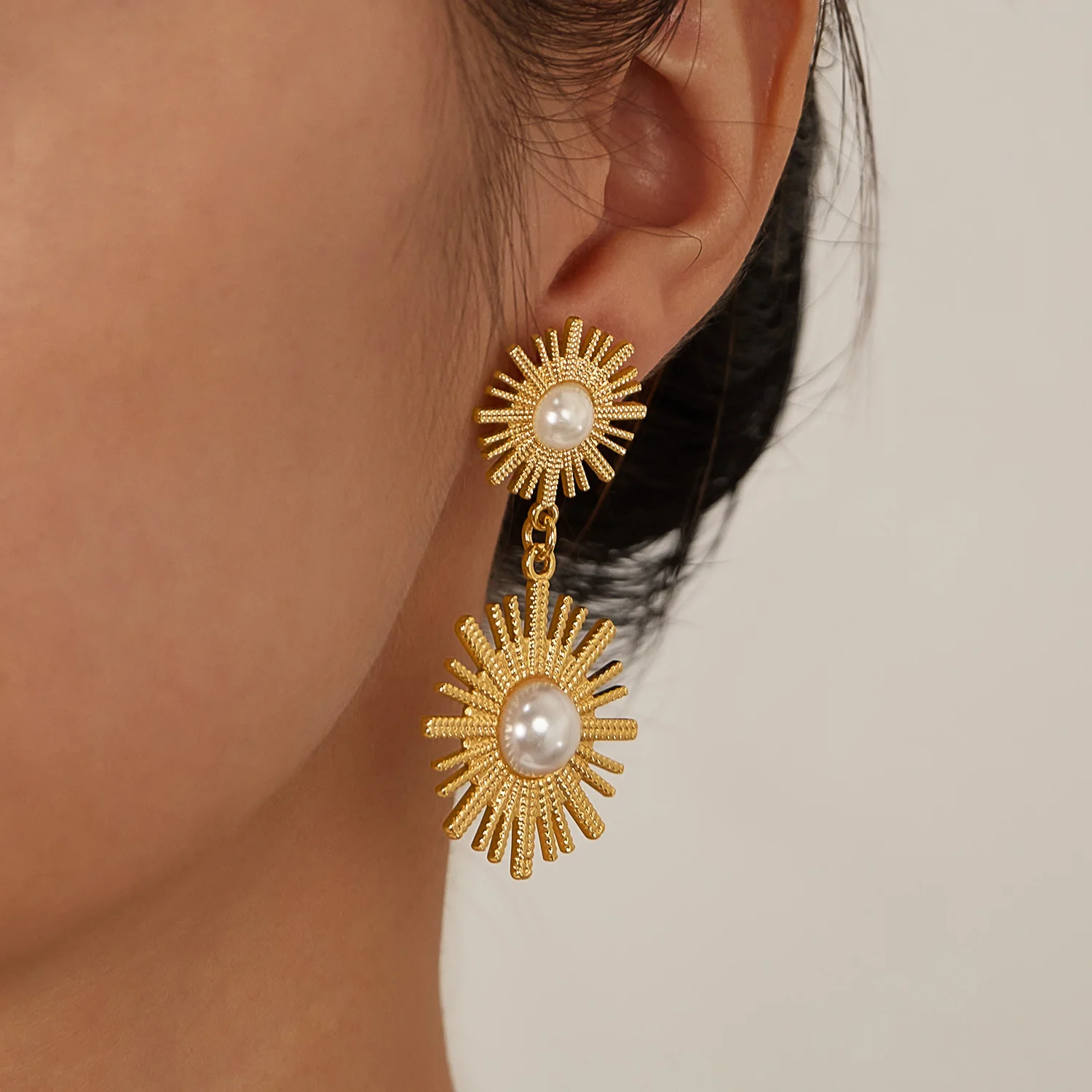 Exaggerated Geometric Sun Flower Pearl Earrings