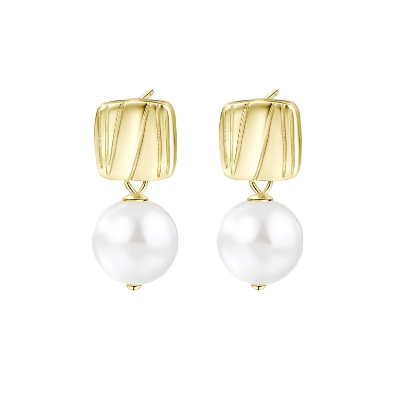 French Style Elegant Freshwater Pearl Earrings
