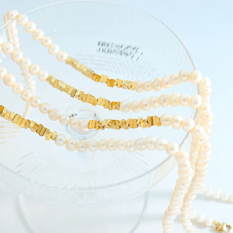 Gold Metal Block Stitching Freshwater Pearl Necklace