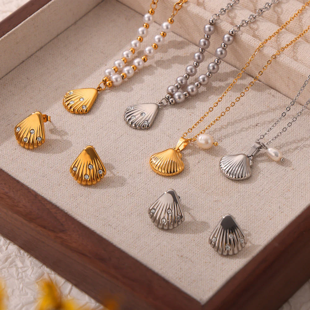 Influencer Statement Shell Pendant Necklace Earrings Set