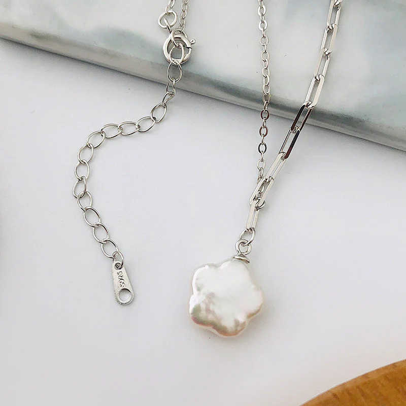Baroque Pearl Pendant Necklace