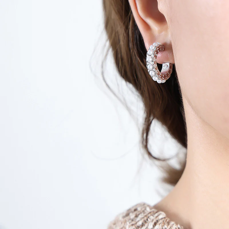 Exquisite C Shape Pearl Earring