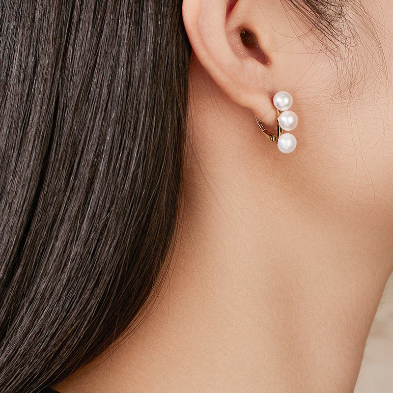 3 Pearls Balance Beam Clasp Earrings