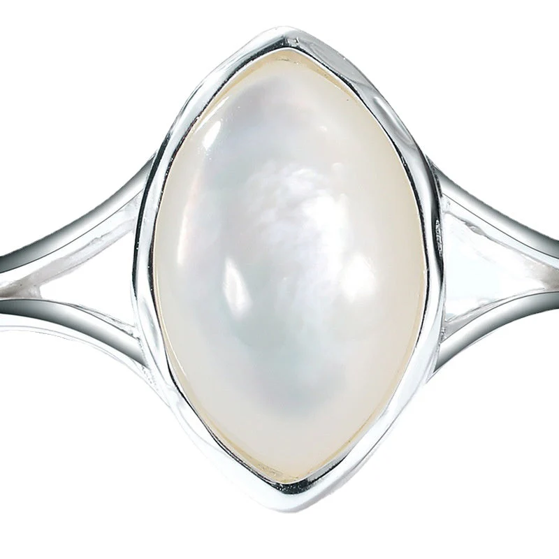 Vintage Geometric Flat Pearl Ring