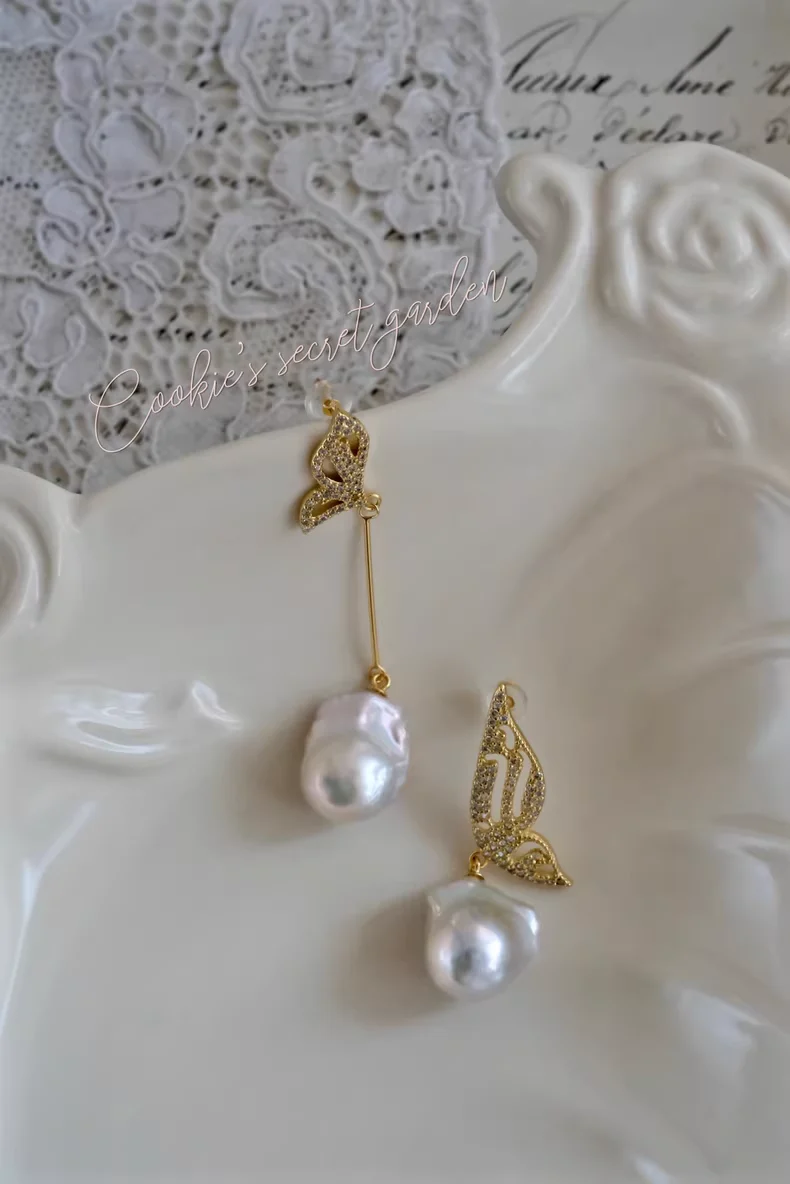 【Monet Garden Collection】 Handmade Asymmetrical Butterfly Baroque Pearl Earrings