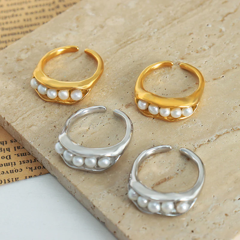 Pea Pod Pearl Ring