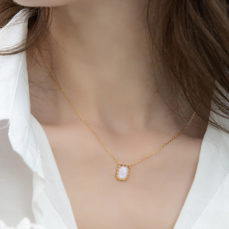 Pink Shell Mother of Pearl Pendant Necklace