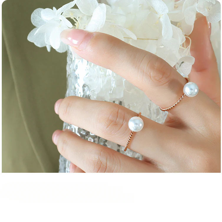 Twist Rose Gold Pearl Ring