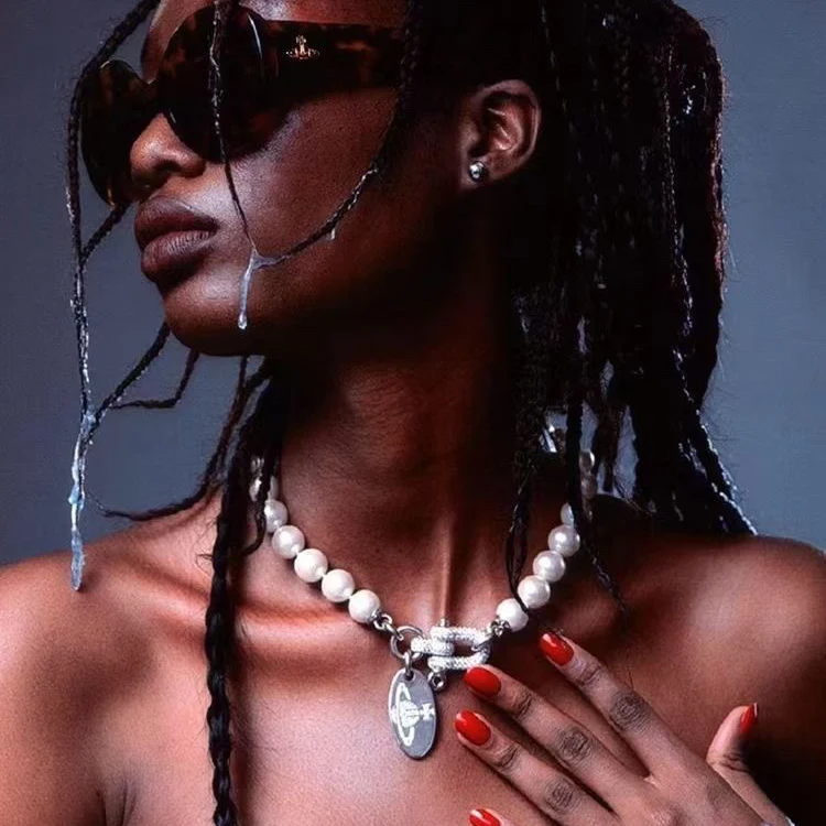 VIVI Horseshoe Clasp Saturn Pearl Necklace | Best Replica Jewelry™