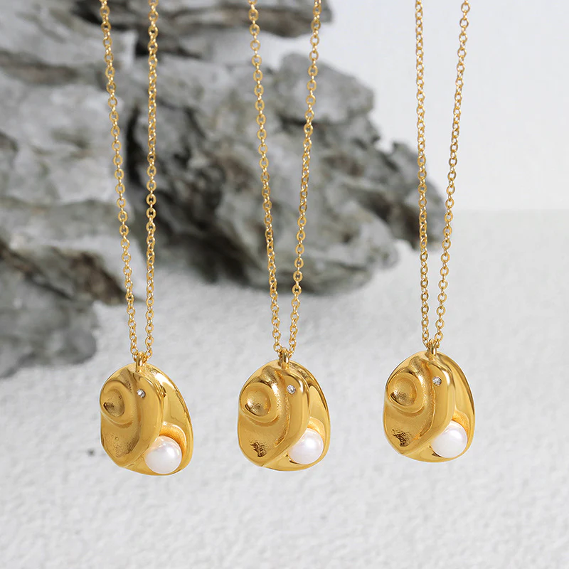 Saturn Inlaid Zircon and Pearl Pendant Necklace