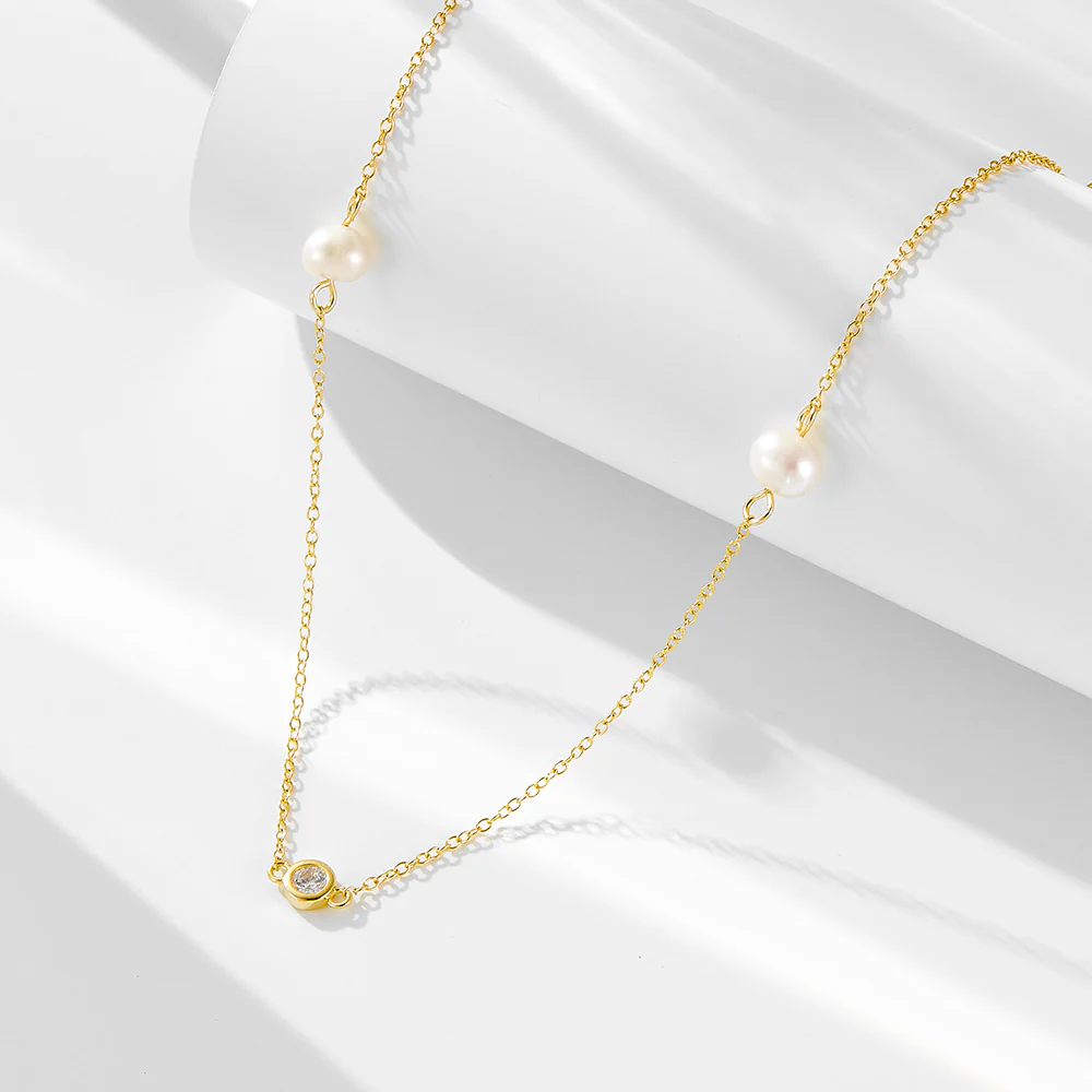 Minimalistic Freshwater Pearl Clavicle Necklace