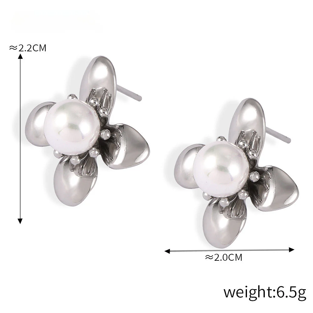 Flower Pearl Stud Earrings