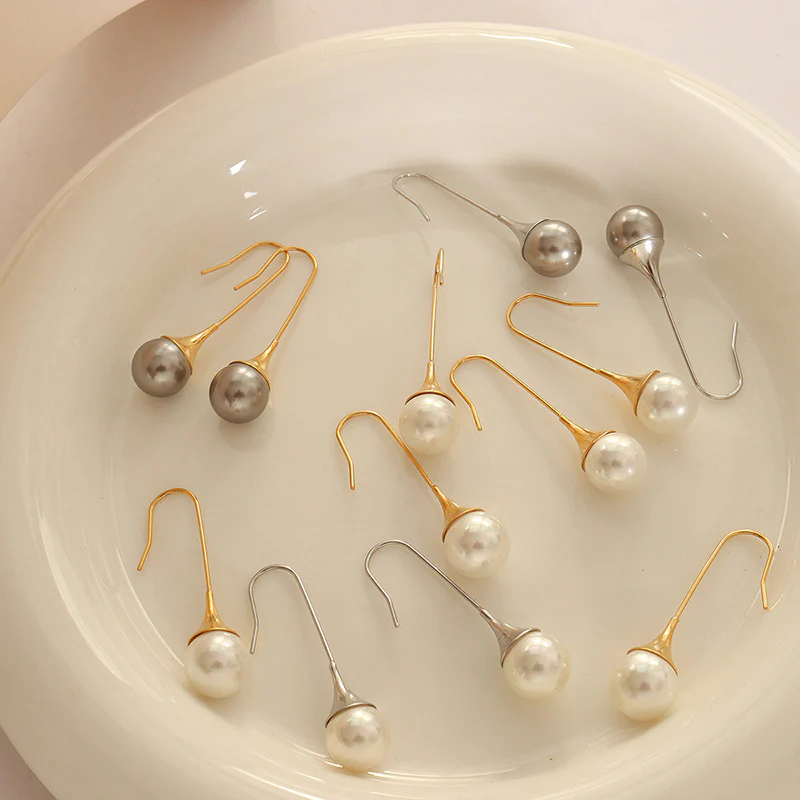 Hook Pearl Drop Earring