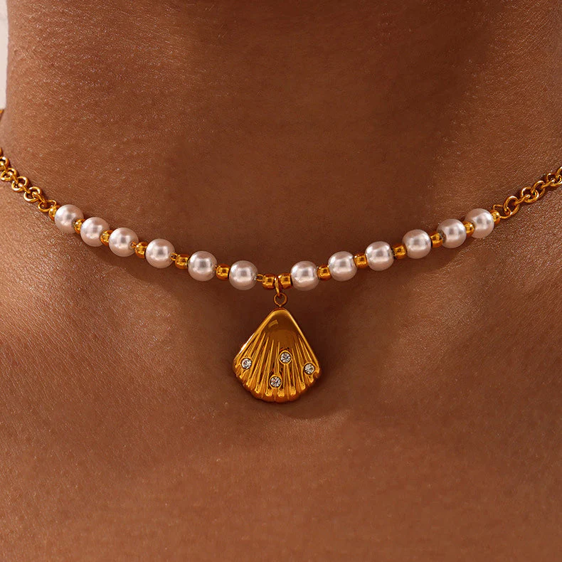 Influencer Statement Shell Pendant Necklace Earrings Set