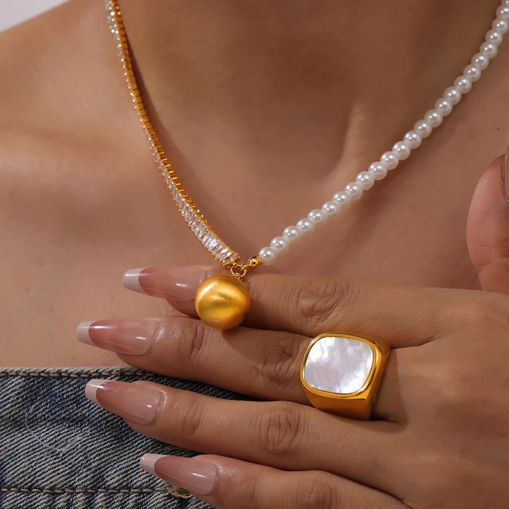 Half Diamond Half Pearl Necklace With Round Pendant