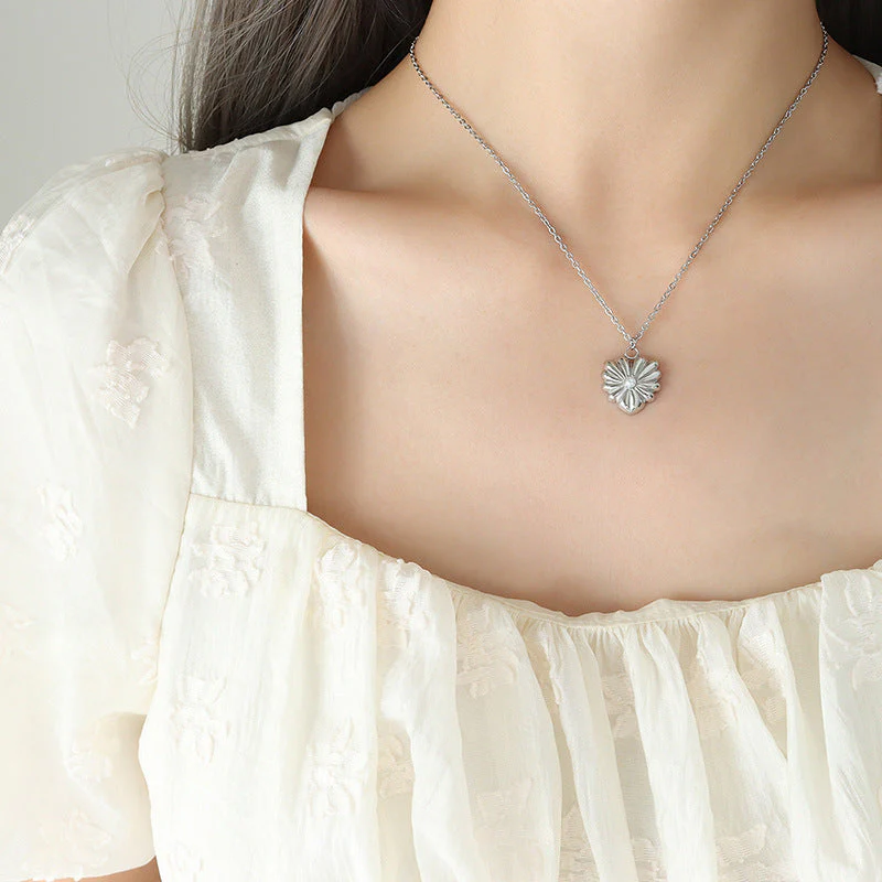 Personality Pearl Inlay Heart Necklace Earring Set