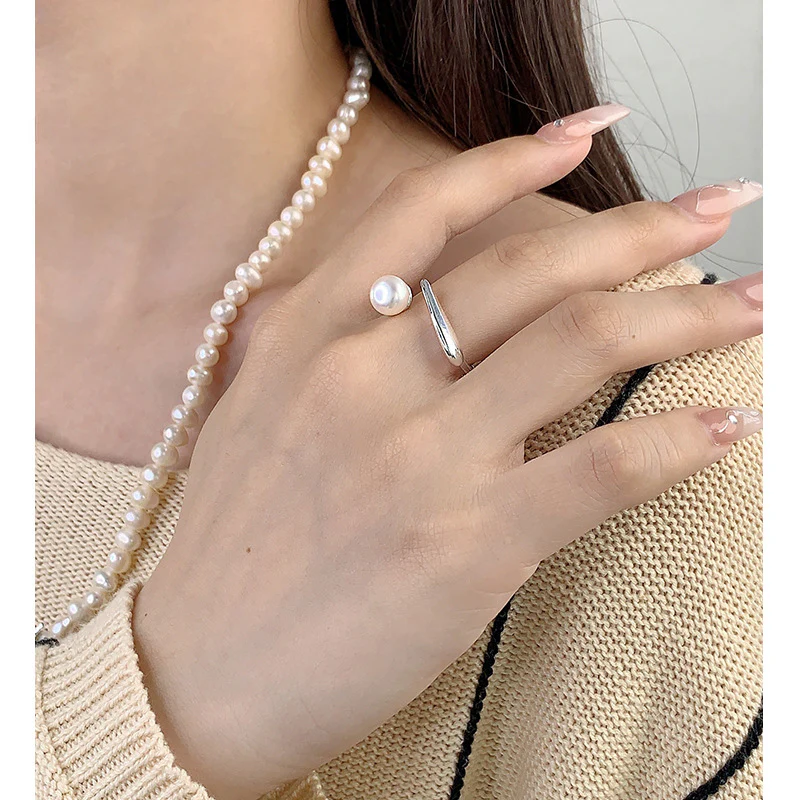 Niche Geometric Pearl Ring