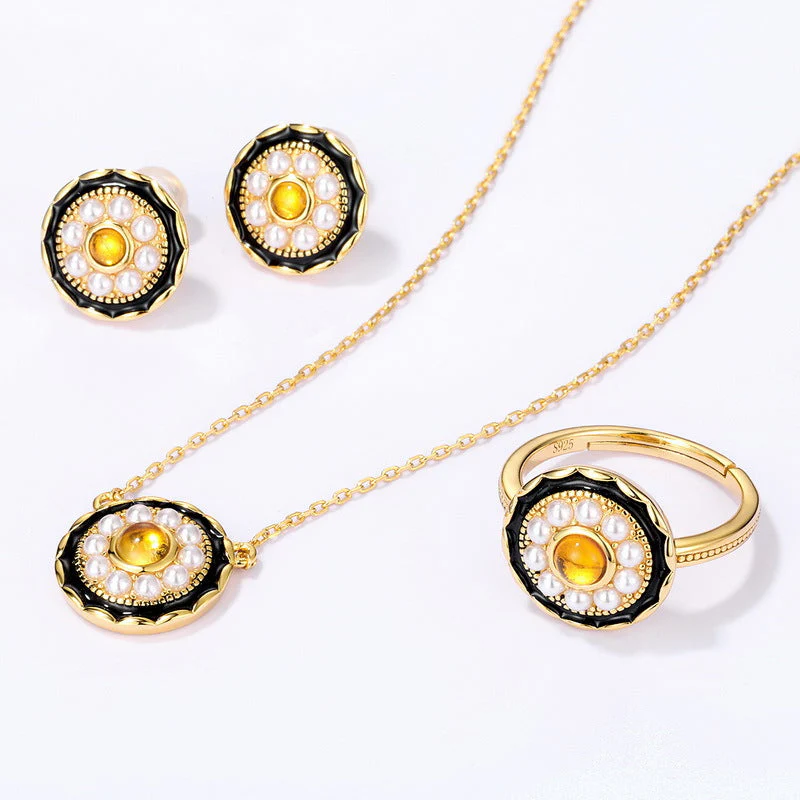 Natural Amber and Pearl Ring