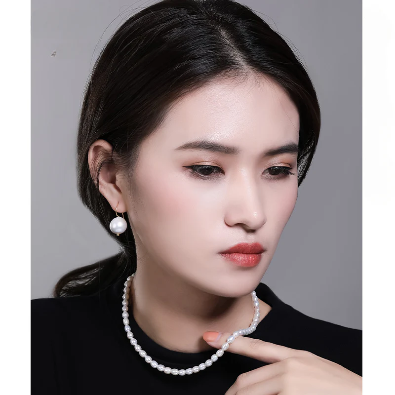 Classic Freshwater Pearl Beaded Necklace