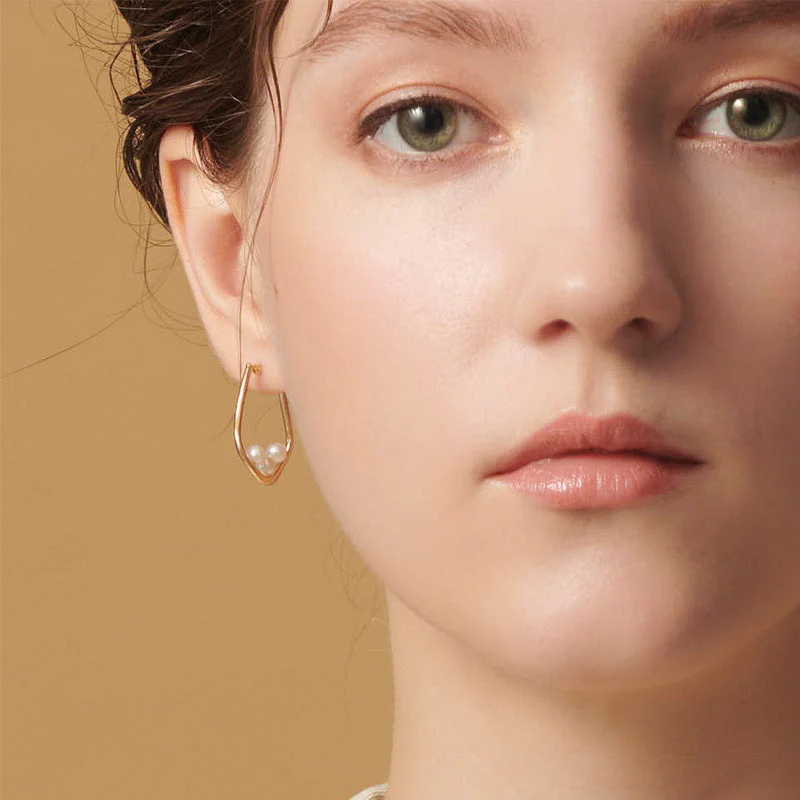 Geometry Pearl Earring