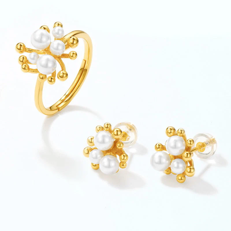 Pistil Cluster Pearl Ring