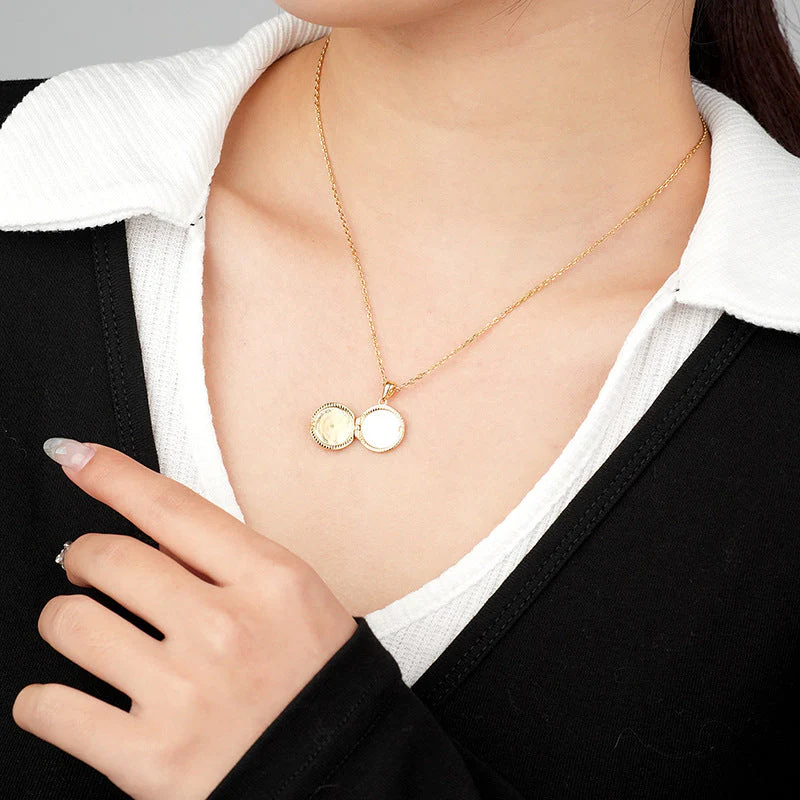 Gold Photo Frame Pendant Necklace